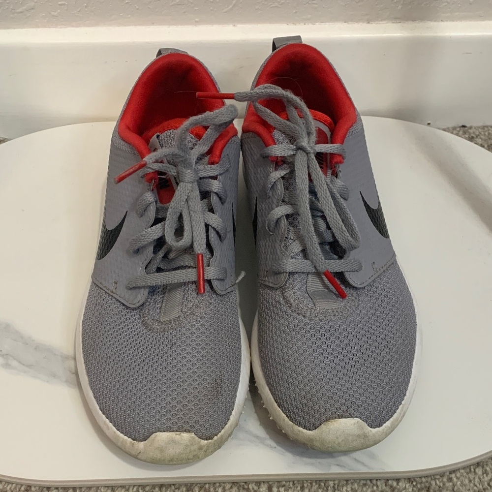 Nike Golf‎ Gray and Red Athletic Shoes